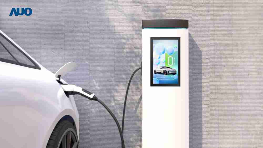 友達〝EVSE車用充電樁解決方案〞專為電動汽車充電樁設計，，，，具有高亮度、、、、克服戶外艱難環境的耐溫、、耐紫外線等特性，，並搭載散熱性及擴充性強的高效能工業電腦，，，可實現人機互動訴求，，，如資訊顯示、、、、支付等應用